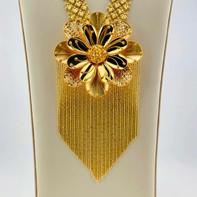 Modern Flower Gold Necklace Set